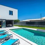 Villa Moderna